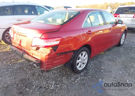 2010 Toyota Camry Base z USA, uszkodzony, nr VIN 4T1BF3EK5AU544082